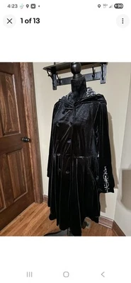 Abrigo Torrid Harry Potter Terciopelo Negro Celestial Dos Botones Nuevo con Etiquetas Nuevo 1X Foto 1 de 4