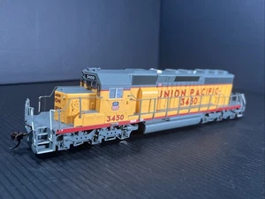 Bachmann SD40-2 Union Pacific #3450 with sound - HO Scale Model Train Diesel - Picture 1 of 15