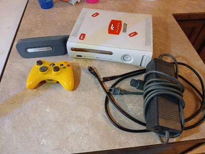 Original Xbox 360 Arcade 60GB White Console Bundle Fully Tested With 5 Games - Image 1 of 4