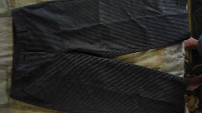 Attention Crop/Capri Pants Size: 8 - Black Striped - Image 1 of 2