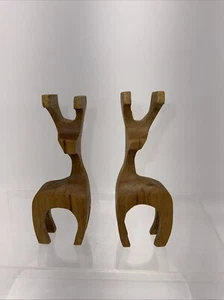 Juego de 2 estatuillas de ciervo de madera artesanales danesas modernas de mediados de siglo MCM de colección - Imagen 1 de 7