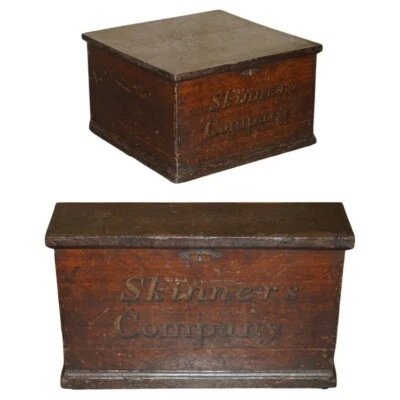 ANTIQUE VICTORIAN WORSHIPFUL COMPANY OF SKINNERS CAMPAIGN CHEST PART OF A SUITE - Image 1 of 4