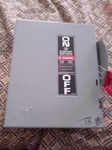 Interruptor de seguridad GE THN3361 30 amperios modelo 11 - Imagen 1 de 3