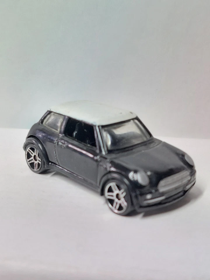 Hotwheels 1/64 🇨🇵 Loose , 2001 Mini Cooper  - Photo 1/3
