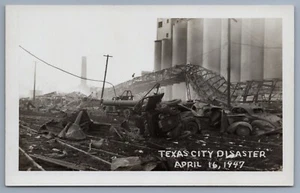TEXAS CITY DISASTER APRIL 16, 1947 Destroyed Classic Car Truck Texas RPPC D1 - Picture 1 of 2