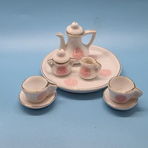 Juego de té miniatura rosa floral 2 tazas platillo tetera crema azúcar casa de muñecas de colección - Imagen 1 de 22