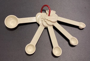 Paula Deen Chicken Measuring Spoons 5 Piece Set Plastic Nesting Rooster New - Picture 1 of 2