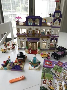 LEGO Friends 41101 Heartlake Grand Hotel komplett mit Handbüchern 5 Figuren - ausverkauft - Bild 1 von 10