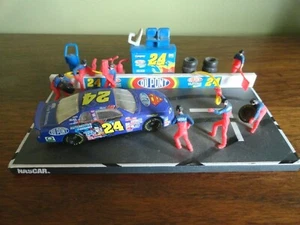 Nascar Jeff Gordon Pit Stop ShowCase 1/64 Dupont Superman 24 Car 1999 Hasbro - Picture 1 of 3