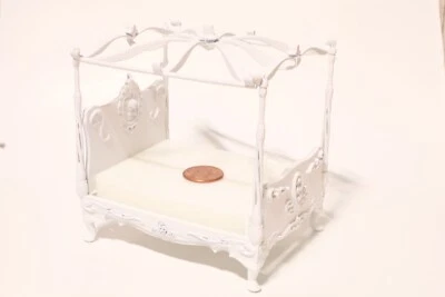 MAKI'S MINI'S Dollhouse Miniature Queen Anne Style Queen Size Canopy Bed 1:24 1/2 Scale White