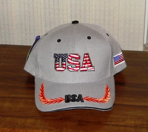 CAPPELLO BERRETTO BASEBALL TRUCKER RICAMATO BANDIERA AMERICANA PATRIOTTICO GRIGIO DENIM USA NUOVO - Foto 1 di 3