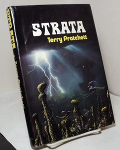 Strata by Terry Pratchett - Book Club Edition - 1982 - Imagen 1 de 2