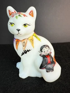 Fenton FAGCA Spooky Vamp Sitting Cat LE of 36 by S. Davis (2023) - Picture 1 of 9