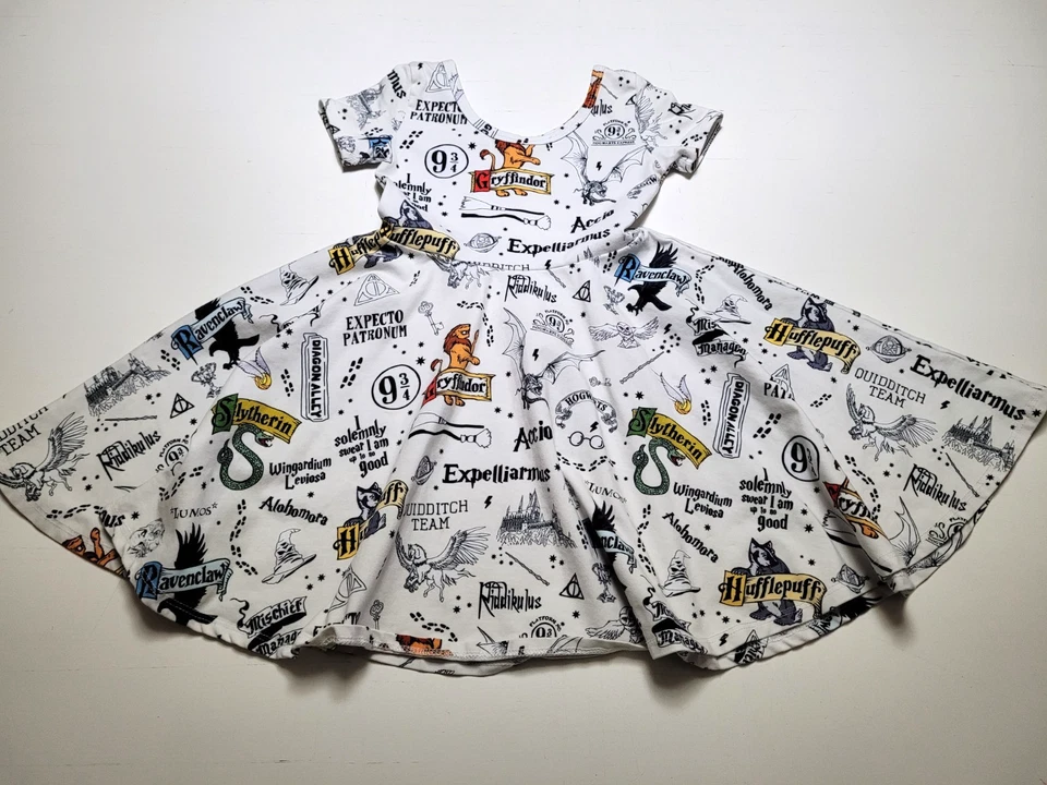 Vestido Camiseta WILD RICH NIÑOS con Estampado Gráfico Harry Potter - Talla 5/6 - Adorable Foto 1 de 4