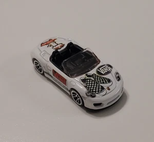 HOT WHEELS 1/64: PORSCHE BOXSTER SPYDER - FURGONI FUORI DAL MURO - PERSONALIZZATI - Foto 1 di 8