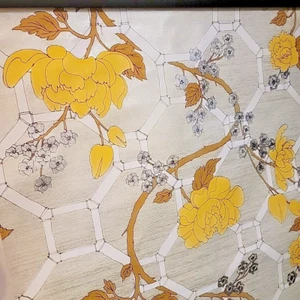 70s Vintage Mylar Lattice and Floral Wallpaper, Silver/Yellow/White, 9+ Yds - Picture 1 of 5