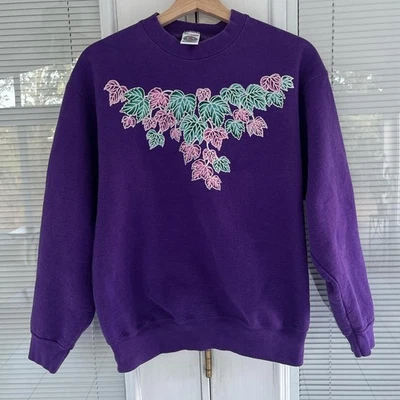 Sudadera morada vintage pesada años 90 cuello redondo con diseño frondoso Foto 1 de 4