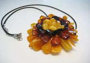 Genuine Beautiful Baltic Amber Necklace Pendant Brooch Flower !!! - Picture 1 of 4