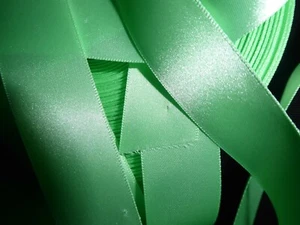 BRIGHT GREEN SATIN  Ribbon by Berisfords 2.5CM Width 10metre Length-NEW - Picture 1 of 4