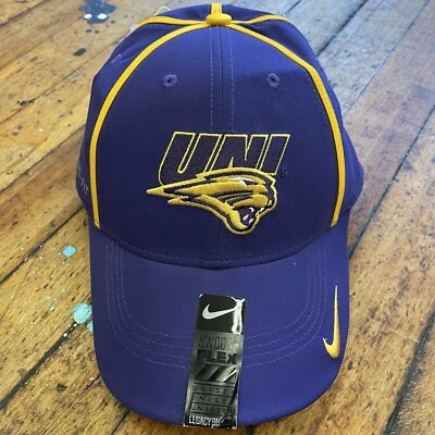 NIKE UNI Panthers Bordado Juvenil Conferencia Talla Única Swoosh Flex Gorra Ajustada  Foto 1 de 4