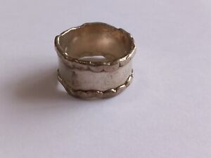 UNUSUAL VINTAGE HALLMARKED SILVER RING SIZE S / T