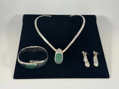 Набор ювелирных изделий из чистого серебра и малахита - ожерелье, браслет и серьги - Изображение 1 из 4