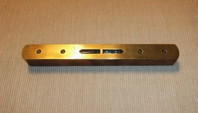 ANCIEN NIVEAU BOIS ET BRONZE - Photo 1/4