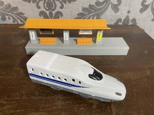 Tomy Monorotaia Illuminazione Motore Stazione Auto Piattaforma 2001 Pezzi di Ricambio RARO - Foto 1 di 17