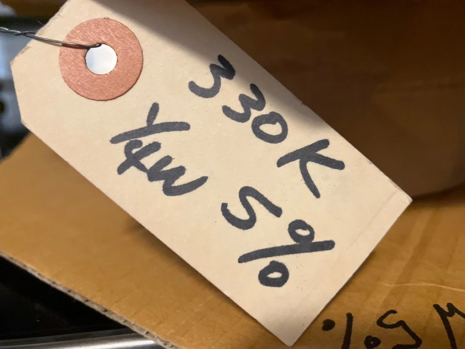 20 件 1/4 瓦(0.25 瓦)330k 欧姆 ±5% 碳膜电阻器 适合电子 — 第 1/1 张图片