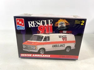 1993 AMT Rescue 911 Ambulance Van Plastikmodellbausatz im Maßstab 1:25 #6416 versiegelt - Bild 1 von 7