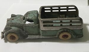 Vintage Cast Iron Hubley Strake Bed Truck 