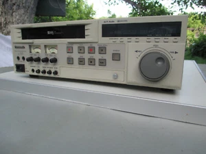 Panasonic AG-7350E S-VHS / VHS Videocassette Recorder Profigerät - Bild 1 von 10