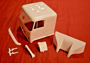 AMT GMC Astro 95 Cab Parts 1/25 - Bild 1 von 2