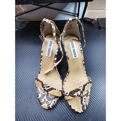 Sandalias de tacón Steve Madden para mujer color tostado serpiente estecia talla 5 M Foto 1 de 4
