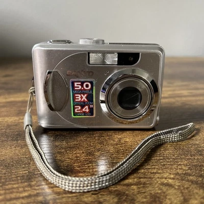 Sanyo VPC503 5.0MP 3x Optical Zoom Digital Camera - Tested and Works - Image 1 of 4