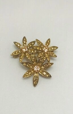 "Broche de 3 flores LIZ CLAIBORNE rosa y champán tono dorado estrás 1 7/8"" de colección" Foto 1 de 4