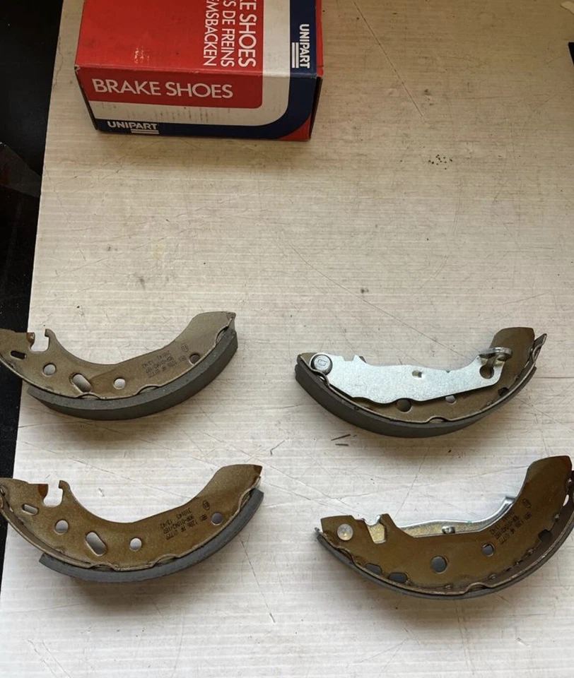 BRAKE SHOES FOR FORD ESCORT/FIESTA 1995-2009 BRAND UNI PART MOD NO. GBS 1286 AF - Image 1 of 2