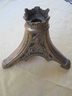 PIED DE BOUGEOIR RELIGIEUX . OBJET DE CULTE . EGLISE - Photo 1/4