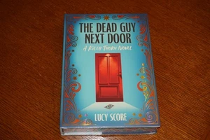The Dead Guy Next Door bookish box exclusive edition hardcover Lucy Score - Imagen 1 de 7