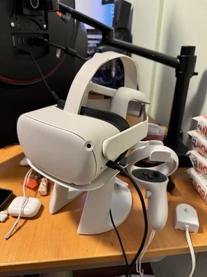 Oculus Quest 2 Virtual Reality Includes Stand And Controllers VR Meta - Image 1 of 4