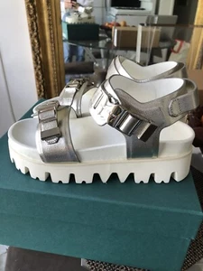 Sandali In Pelle Argento Con Piattaforma E Fibbia Buscemi Taglia 39 - Foto 1 di 12