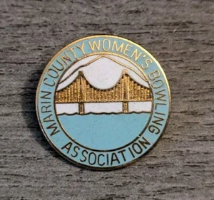 Prendedor de solapa CA Golden Gate Bridge AMB Asociación de bolos para mujeres del condado de Marin - Imagen 1 de 5