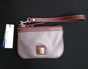 Dooney & Bourke Soft Leather Taupe Medium Wristlet - Bild 1 von 5
