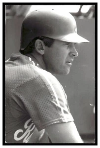 Larry Parrish (1985) Texas Rangers Vintage Baseball Postcard BL2 - Picture 1 of 2