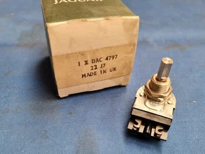 DAMILER REAR COMPARTMENT ROOF LIGHT SWITCH FITS DS420 DAC4797 - Picture 1 of 5