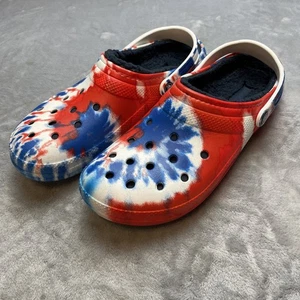 Crocs Patriotic Tie Dye Clogs Herren 13 rot weiß blau klassisch gefüttert belüftet Boho - Bild 1 von 7