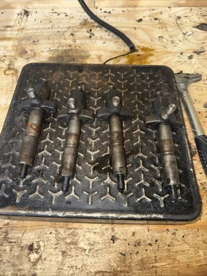 1978 David Brown 990 Set Of 4 Injectors  - Image 1 of 4