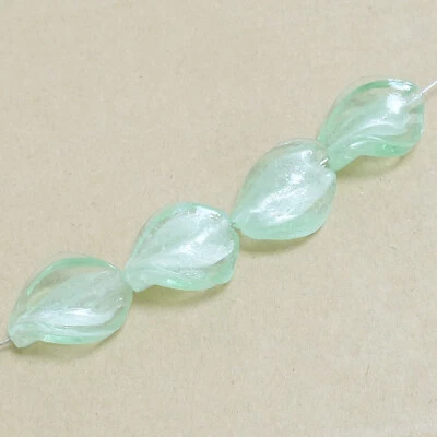 Glasperlen Twist 20 mm pastel grün mit Silberfolie 10 Perlen nenad-design AN174 - Bild 1 von 4