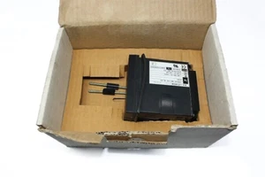 JUMO dTron08.1 703031/40-042-000-00-101-01/061 Compact Controller - Picture 1 of 8