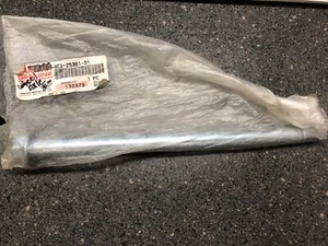 Yamaha Rear Wheel Axle 4ES-25381-01-00 - Picture 1 of 3
